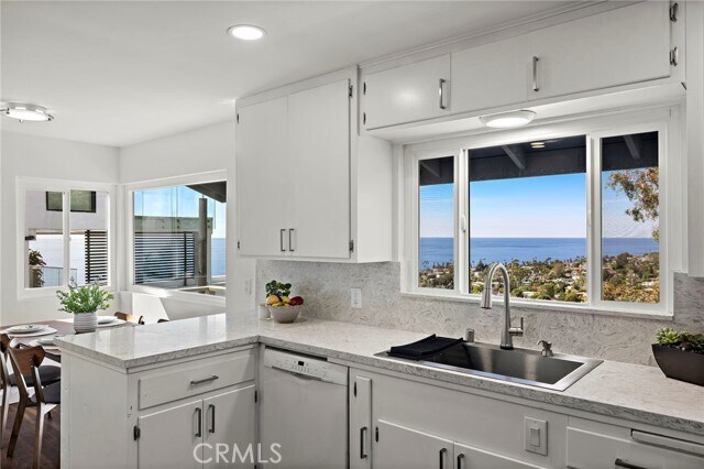 Building Photo - 696 Mystic View