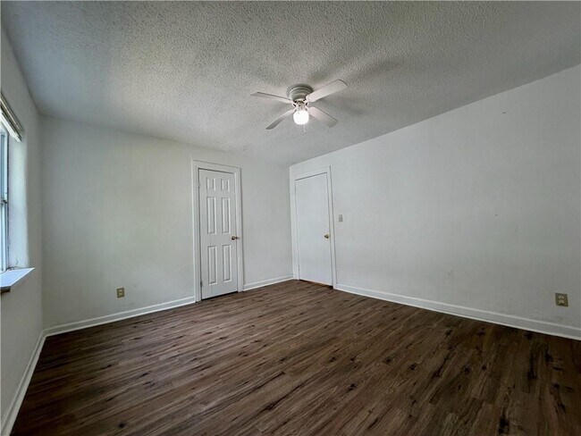 Building Photo - 1070 Ollie Cir NW