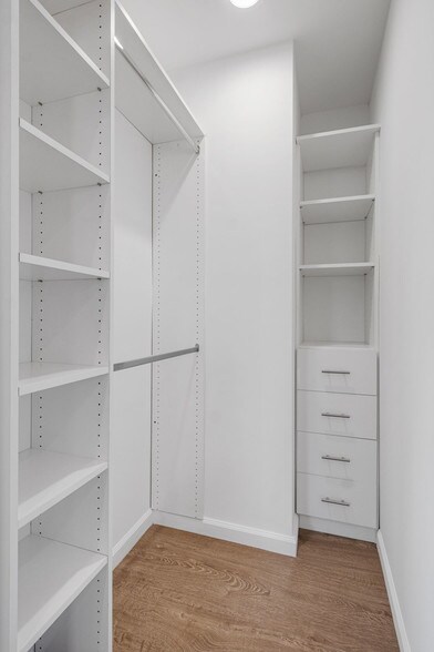 Building Photo - 1238 S Burnside Ave