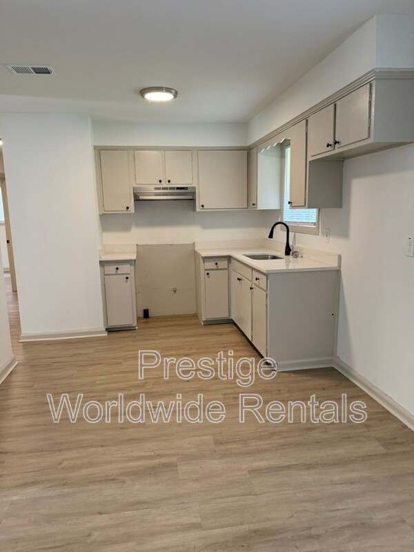 Building Photo - 4843 Wellborn Dr