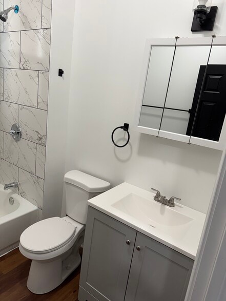 Building Photo - 2309 W 47th Pl