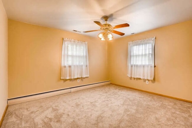 Building Photo - All Brick Rancher in Highly desired Bel Ai...