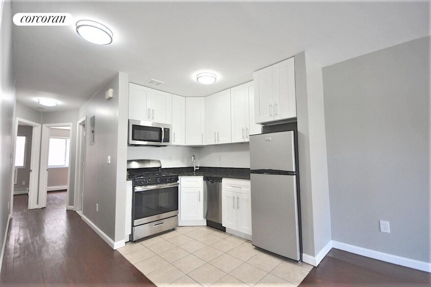 Primary Photo - 98 Troy Ave