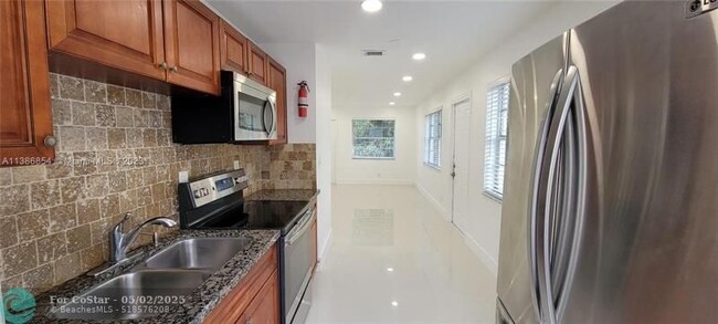 Building Photo - 831 NW 14th Way