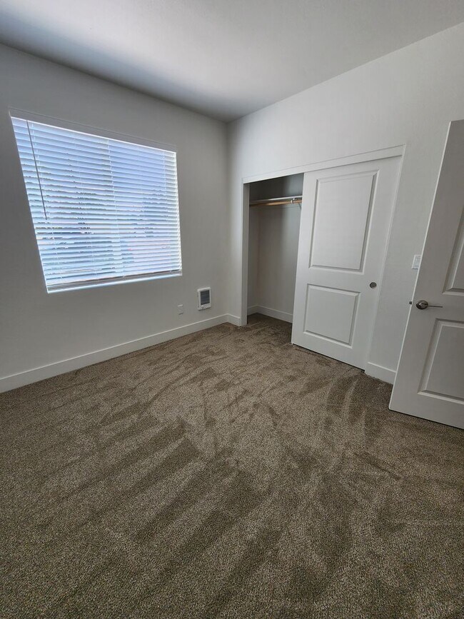Building Photo - Beautiful Brand New Modern Apartment Homes...