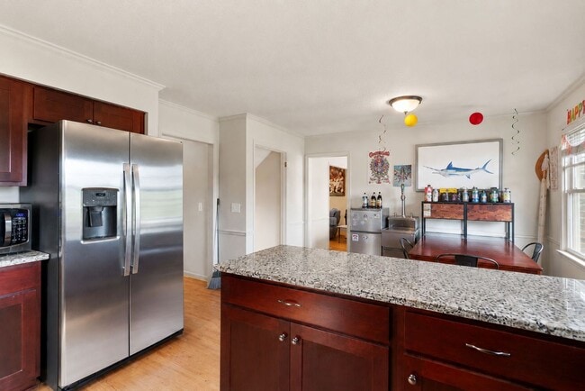 Building Photo - 1414 Caplewood Dr