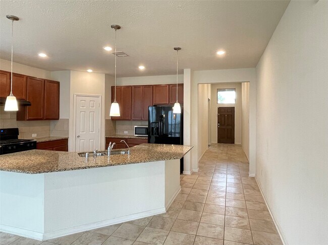 Building Photo - 28519 Willow Orchard Ln