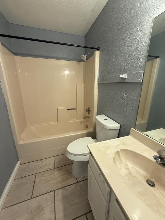 Building Photo - 202 Fir Dale