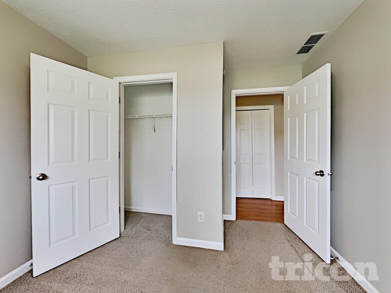 Building Photo - 195 Falcon Ridge Dr