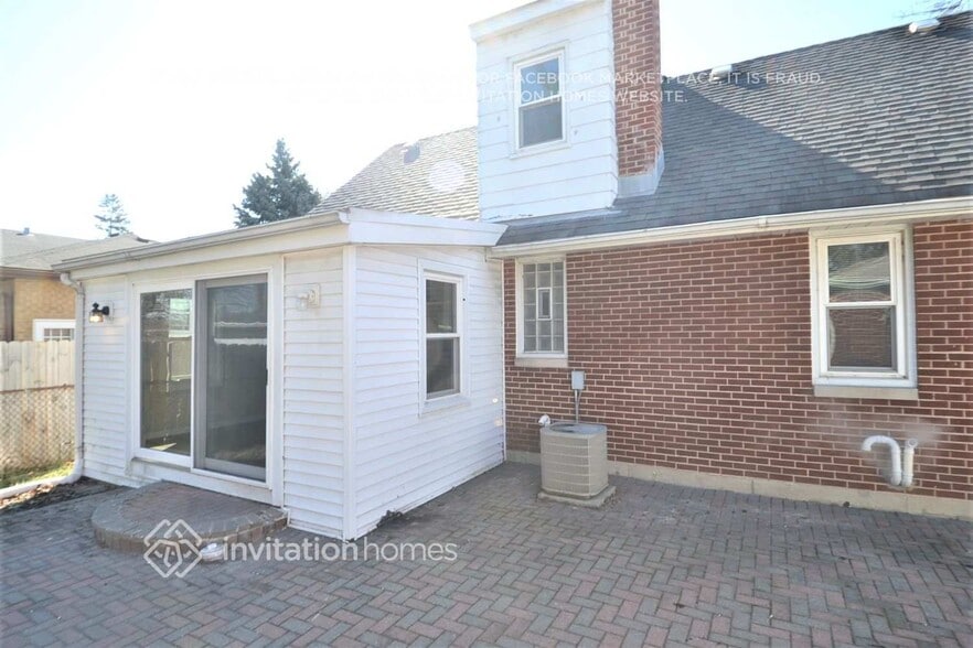 Building Photo - 1111 Brookwood St