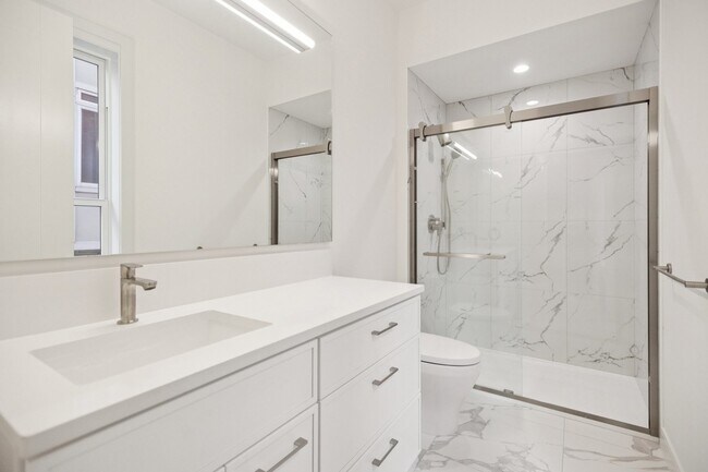 Building Photo - 2323 N Lister Ave