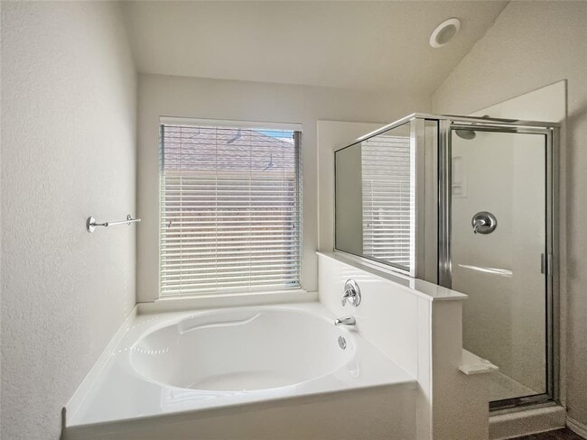 Building Photo - 11112 Jockey Bluff Dr