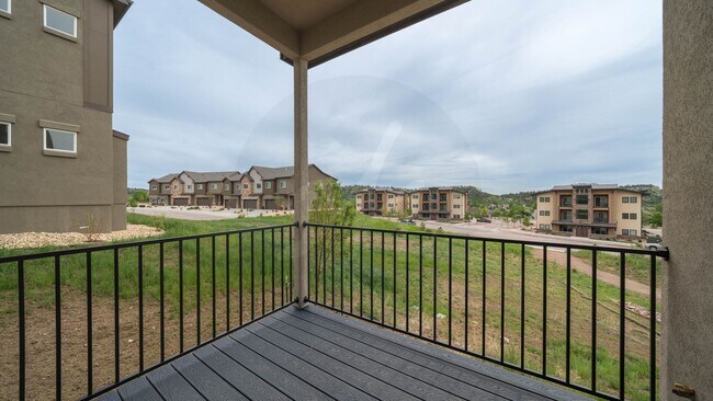 Building Photo - 5747 Villa Lorenzo Dr