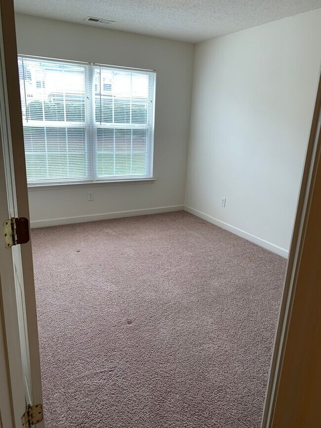 Building Photo - 177 Clusters Cir