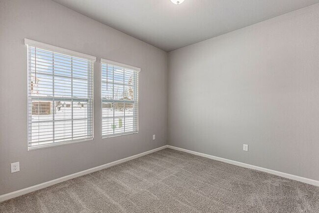 Building Photo - 3518 E Sedge Wren Dr