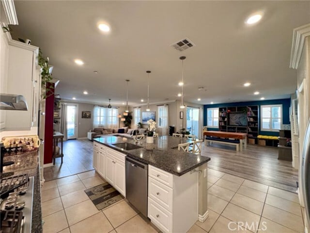 Building Photo - 45725 Middle Gate Ct