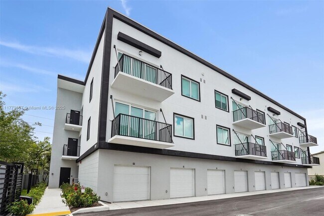 Building Photo - 2095 W Atlantic Ave