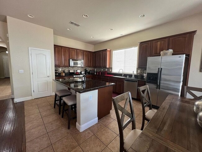 Building Photo - Clean 2000 sqft. 3 Bedroom 2 Bathroom Anatolia Home for Lease.