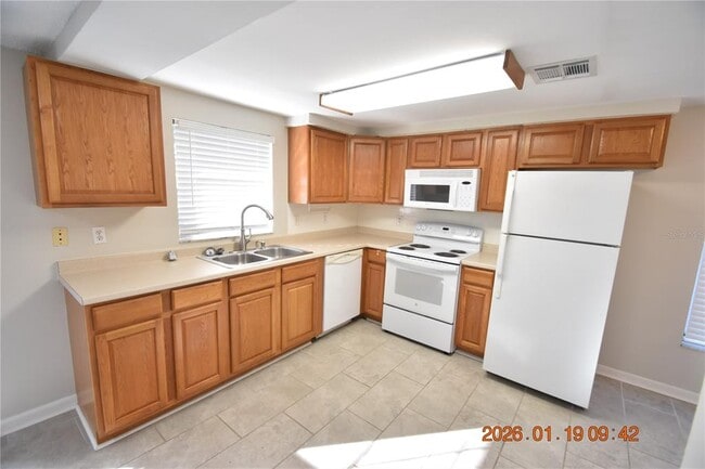 Building Photo - 17707 Sunrise Dr