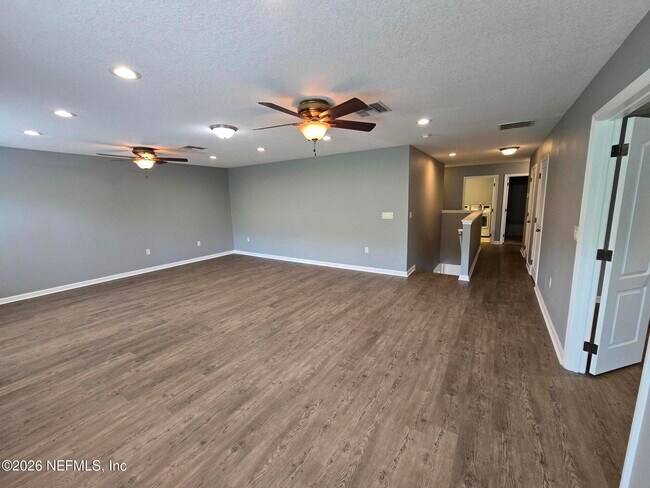 Building Photo - 180 Thornloe Dr