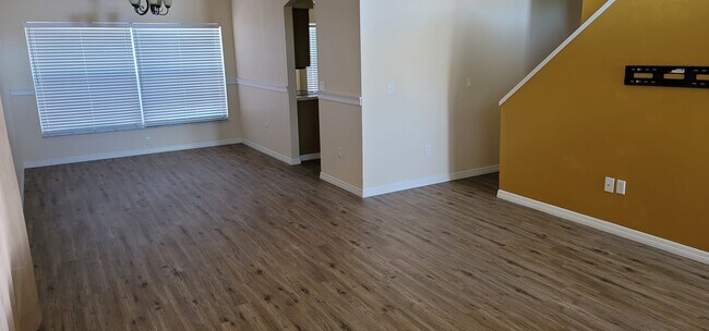 Building Photo - 1324 Franford Dr