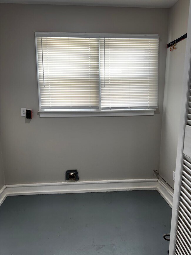 Building Photo - 2143 S Wichita St