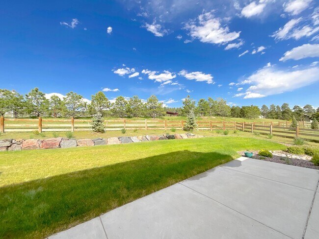 Building Photo - 5 Bedroom Home Available Near Baptist Rd &...