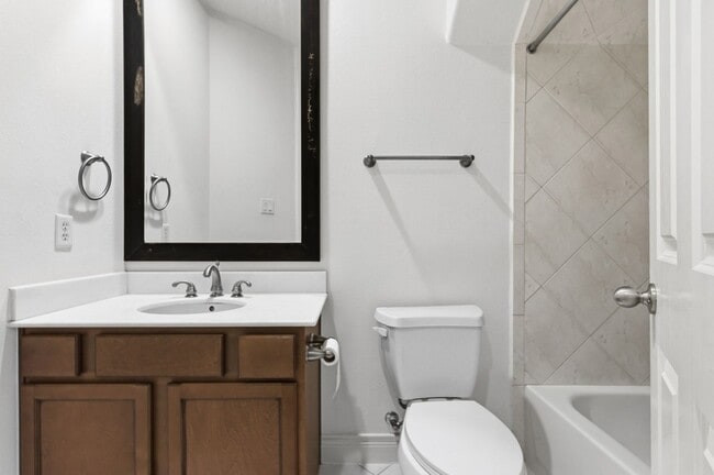 Building Photo - 1303 Sherwood Point Ln