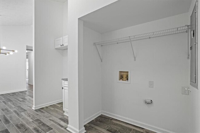 Building Photo - 5142 Huxley Rd