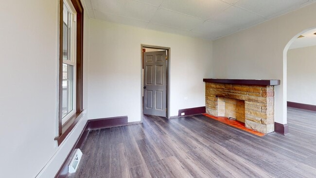 Building Photo - Cudell Area - 4 Bedroom Single Family Home