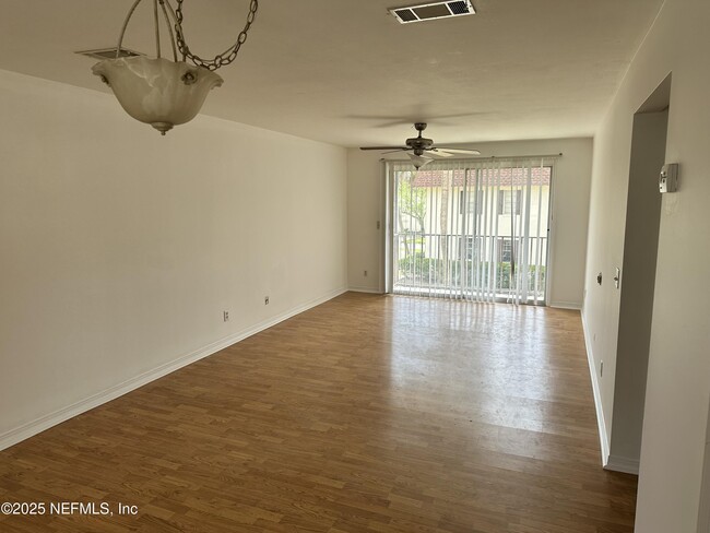 Building Photo - 1647 El Camino Rd