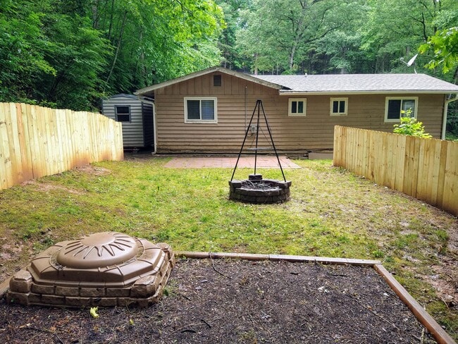 Building Photo - 128 Woodland Hills Dr