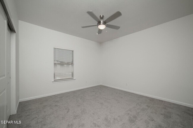 Building Photo - 1060 Hoppas St