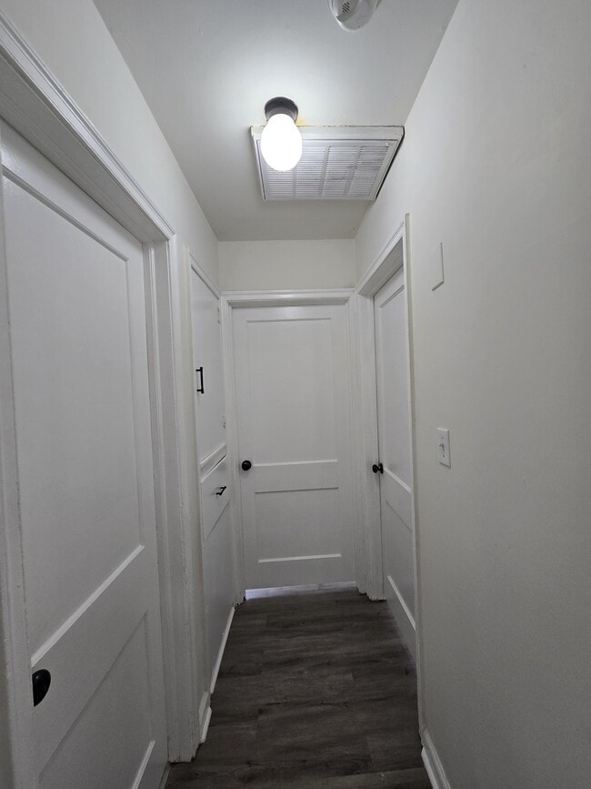 Building Photo - 1040 N Volutsia