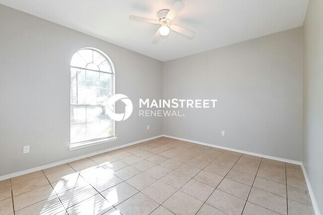Building Photo - 3 Bedroom Pet-Friendly Home in Dallas, TX with Main Street Renewal