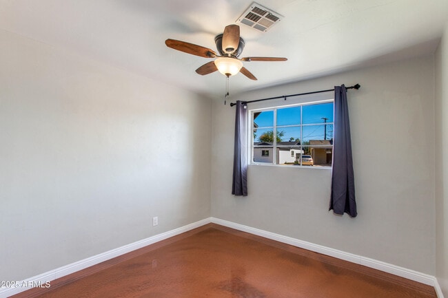 Building Photo - 1812 S Shafer Dr