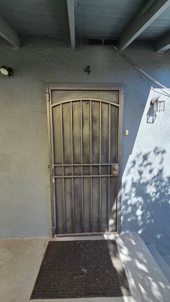 Front Door of Unit - 4639 Lincoln Ave