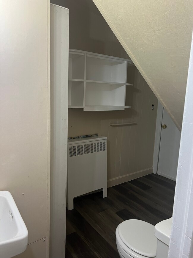 Building Photo - 352 Court St