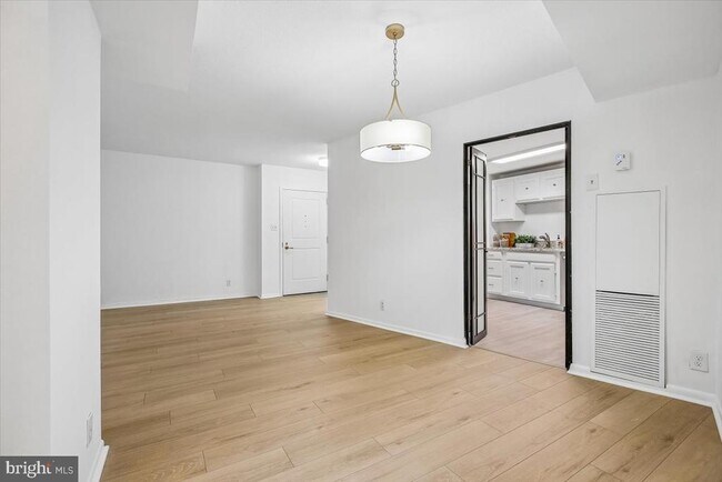 Building Photo - 4601 N Park Ave