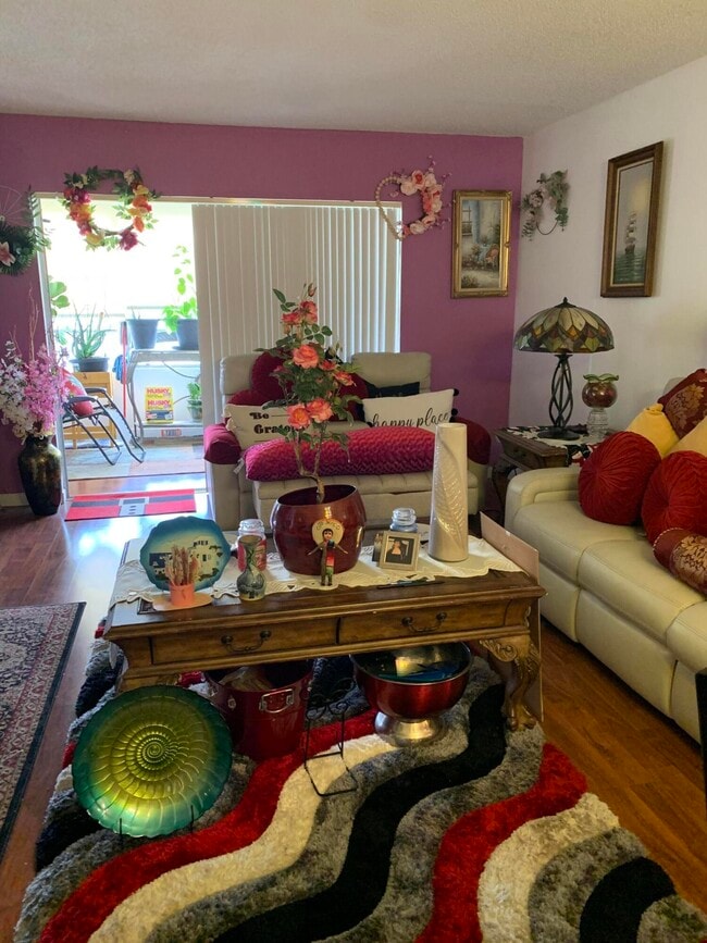 Building Photo - 7887 Golf Cir Dr