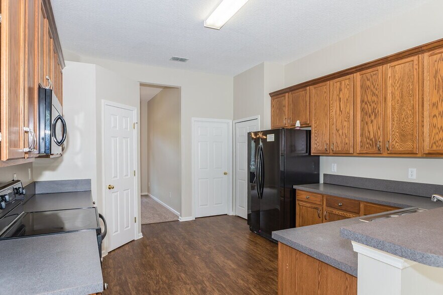 Building Photo - 407 Sparrow Branch Cir