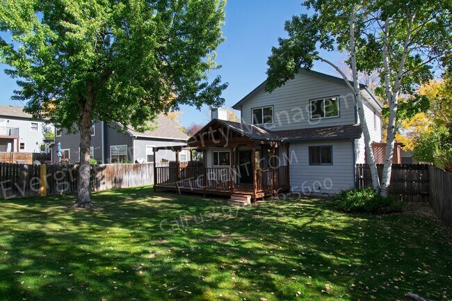 Building Photo - 6437 Edgeware St