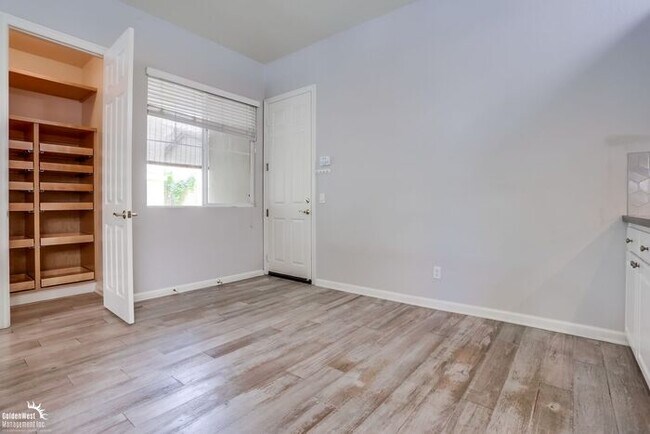 Building Photo - Impeccably Designed 4Bdm 4Ba Home in Desir...