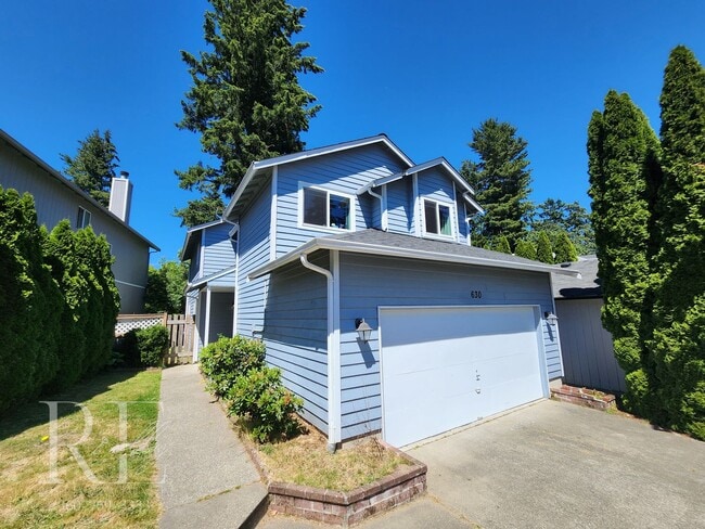 Building Photo - Inviting Vaulted 2-Story