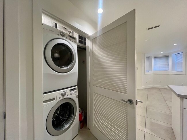 Building Photo - 2006 13th St NW