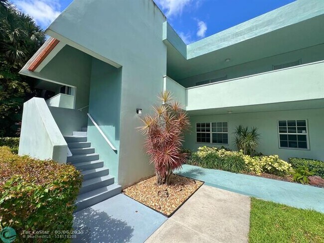 Building Photo - 933 Cypress Grove Dr