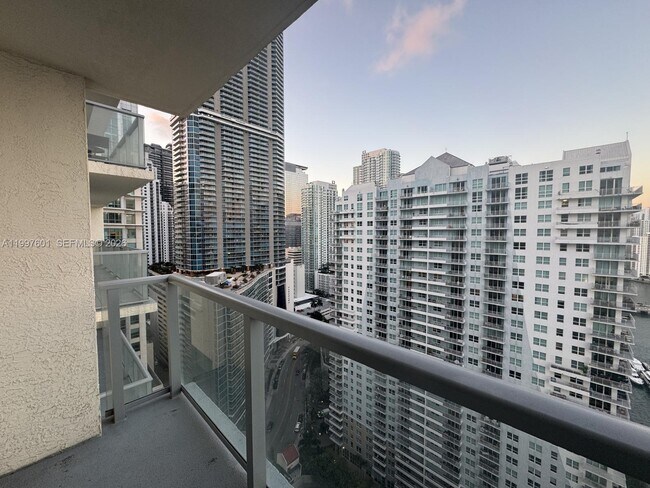 Building Photo - 1155 Brickell Bay Dr