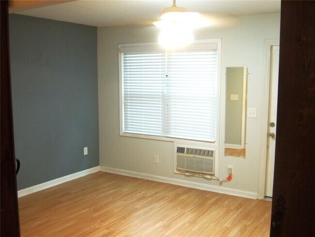 Building Photo - 760 Coventry Township Pl