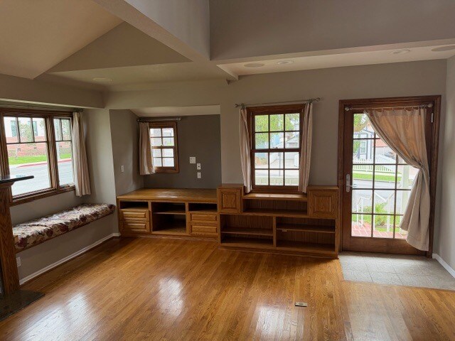Building Photo - 302 N Gertruda Ave