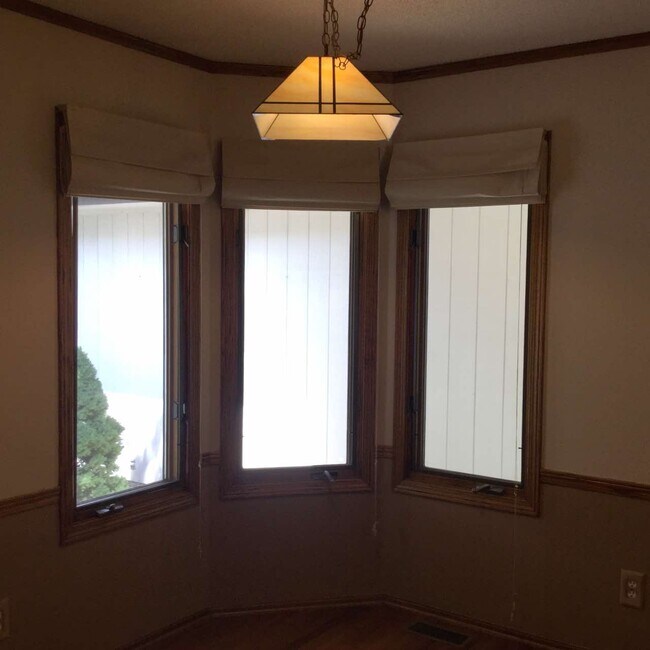 Building Photo - 7221 Hyperion Point Dr